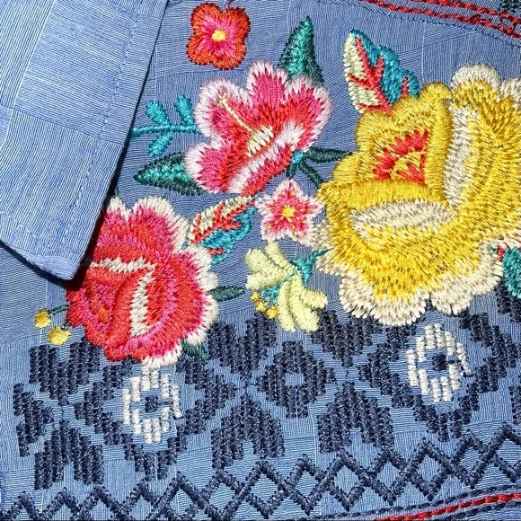 Johnny Was 3J Workshop Women's Floral High-Low Hem Button Down Long Sleeve Shirt - Picture 4 of 15